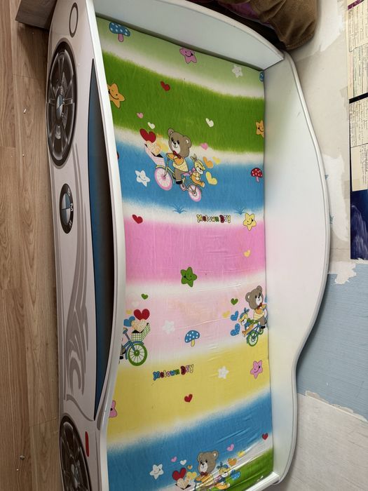 Продам бу кровать в виде машинки