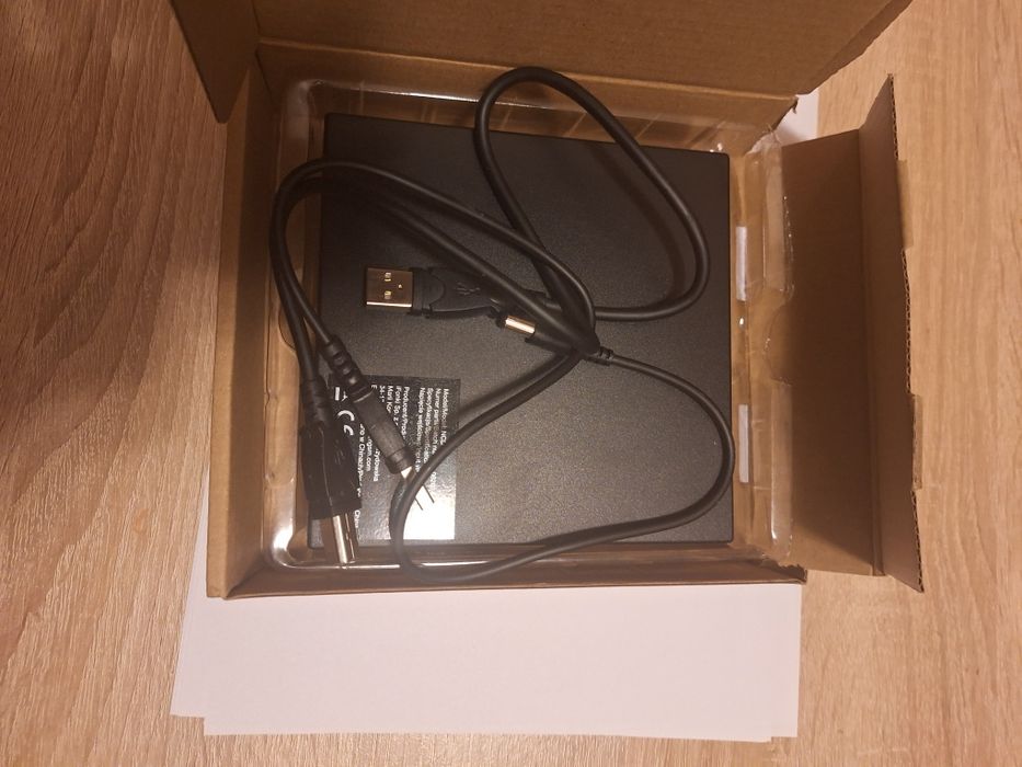 Player cititor de  CD si DVD. Nou.