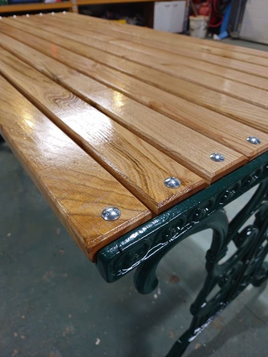 Bănci din fontă din secXVIII, în stil victorian, recondiționate,stejar