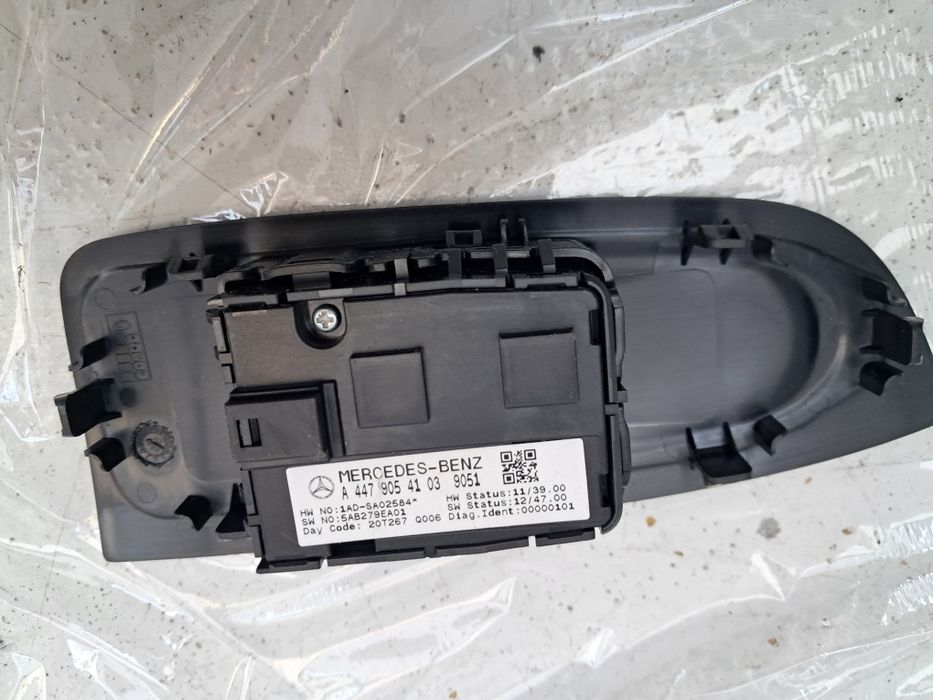 Бутони ел стъкло Mercedes Vito 447