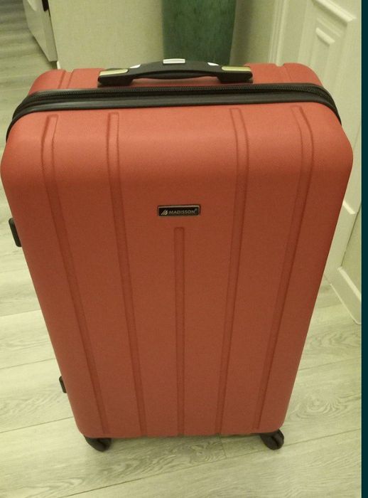 Madisson Чемодан новый