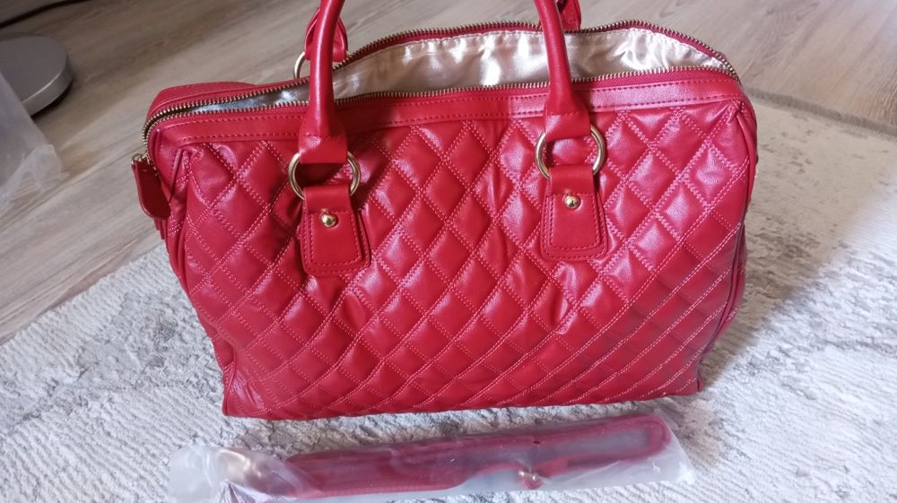 Нови чанти различни модели и раници