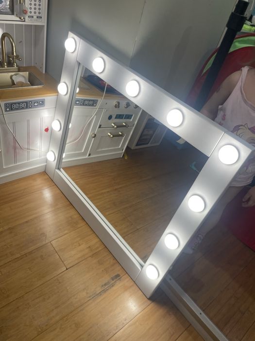 Гримерное зеркало 80х70