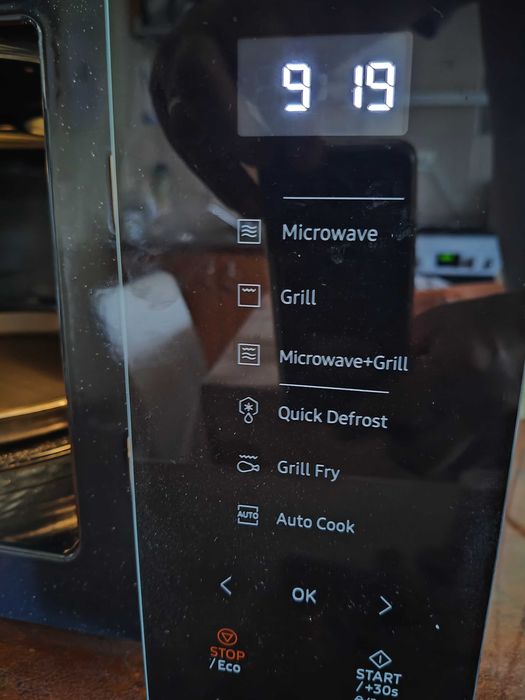 Cuptor cu microunde Samsung MG23T5018CF – Grill Fry, Auto Cook, 23L