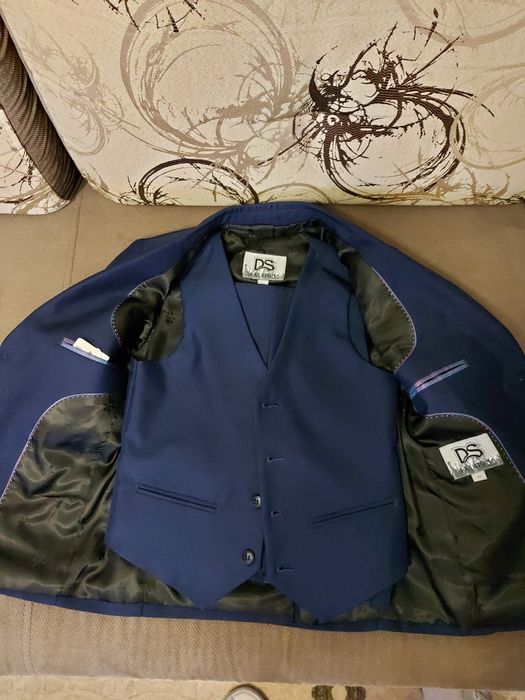 Костюм тройка школьный