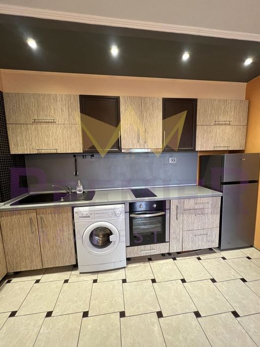 Дава се под наем Двустаен апартамент в Варна, Лятно кино Тракия - 70 кв.м за 408 € - Снимка #1