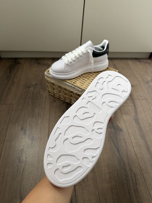 Adidasi ALEXANDER MCQUEEN l Produs NOU Tenesi | Adidasi Baieti | Fete | Alexander McQueen ALB | Adidasi Model NOU | Calitate PREMIUM | MODEL NOU