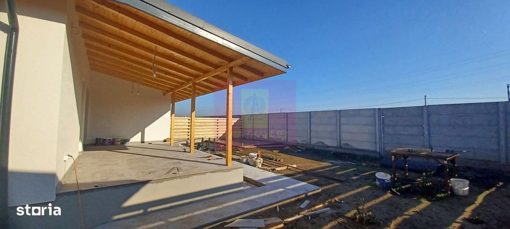 Săbăreni, casă parter 4 camere, CT, terasă, pivniță, teren 500 mp