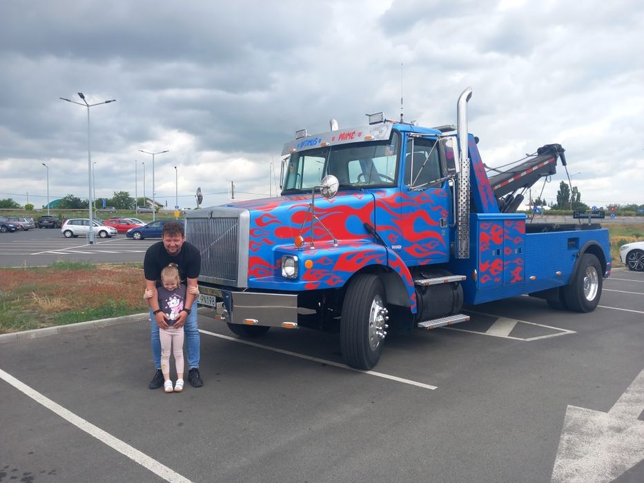 Inchiriez camion Optimus prime pentru evenimente diferite