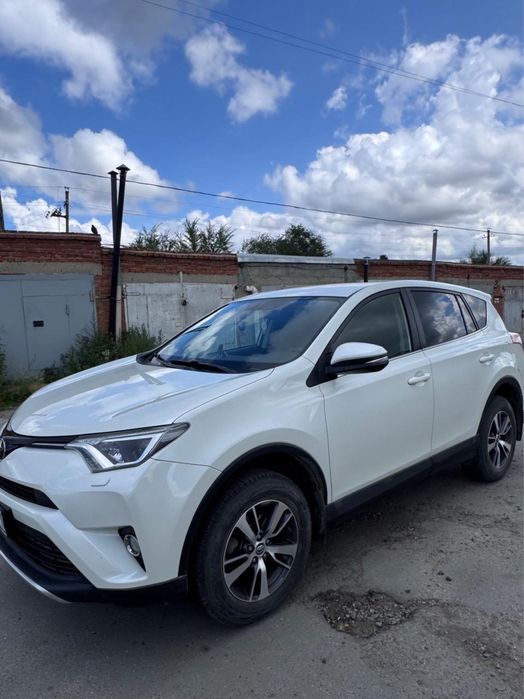 Продам автомобиль Тойота RAV-4