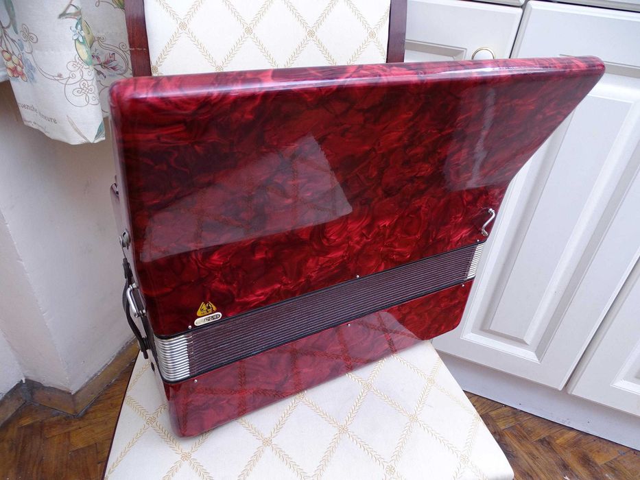 Акордеон Велтмайстер Стела 60 баса