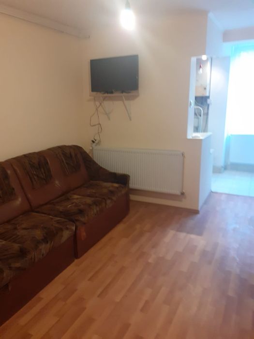 Dau în chirie garsoniera strada Ostrovului cu 800 lei