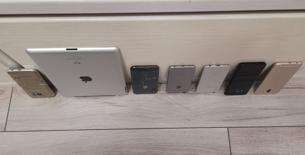 Telefoane pentru piese/ Samsung, iPhone, iPad