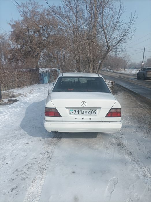 Мерседесс Бенс Е200