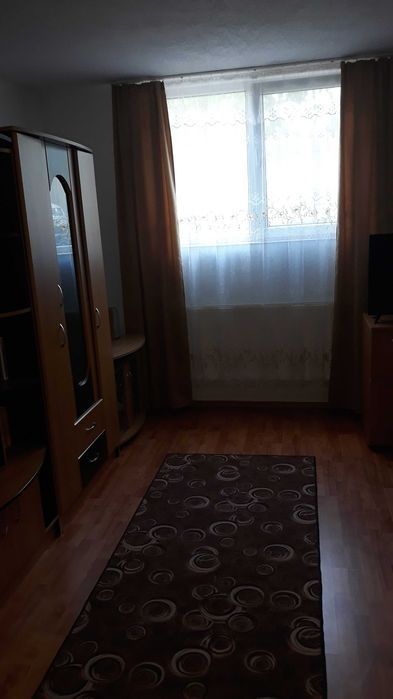 De vanzare apartament 57 m² decomandat  la demisol