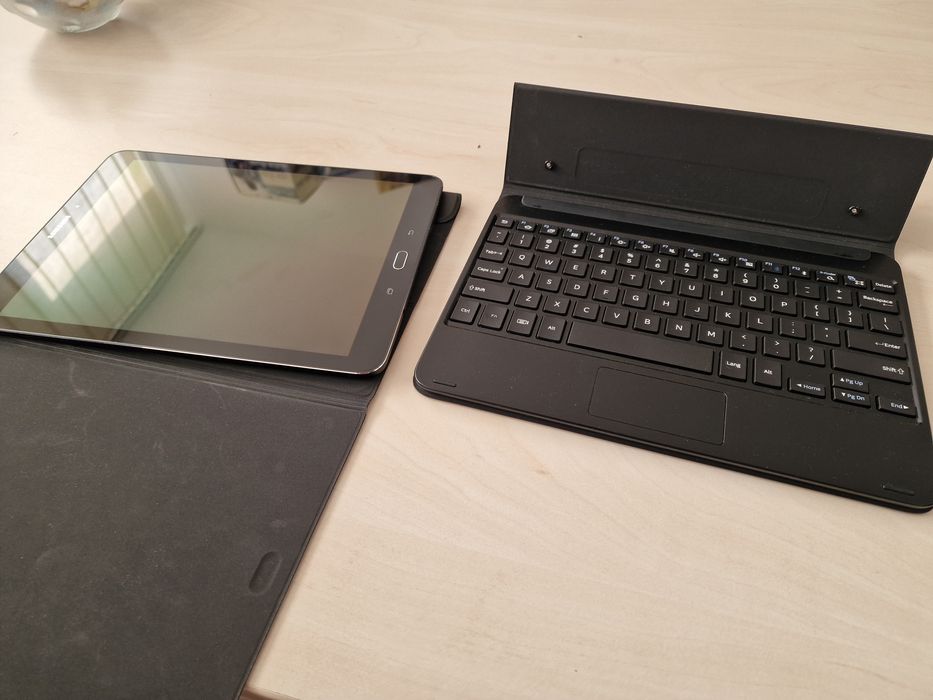 Таблет + клавиатура Samsung T819 Galaxy Tab S2 9.7 LTE 32GB