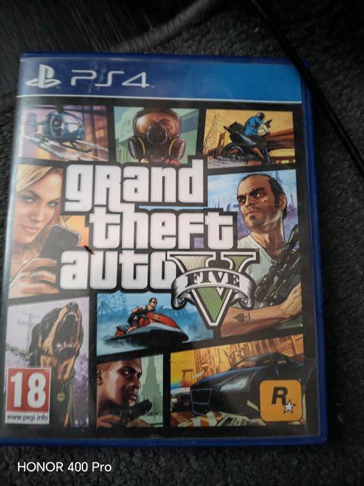 Vând sau schimb jocuri ps4