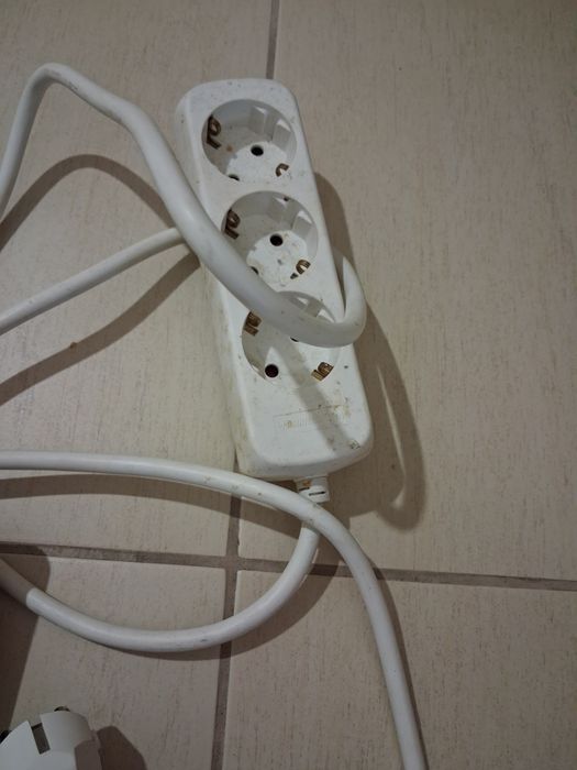 Разклонител, Контакти,ключове и уплътнител за 22лв всичко