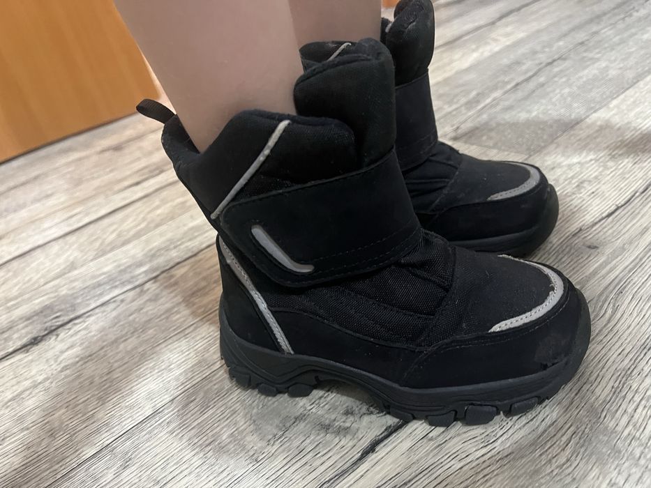 Продам детские валенки и ботинки