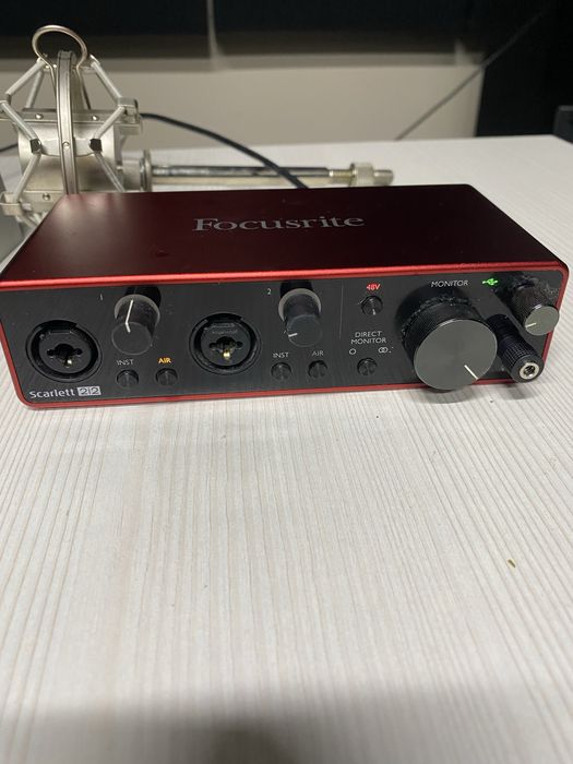 Звуковая карта Focusrite Scarlett 2i2 3rd gen