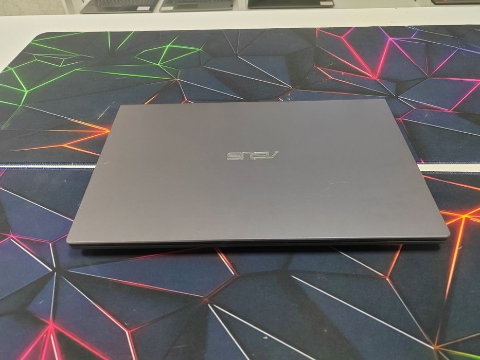 Ноутбук Asus Core i3-10110U/ 8Гб/ ССД 256/  UHD