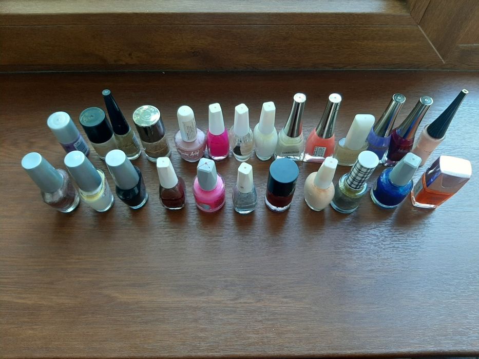 Лаки простые разных цветов