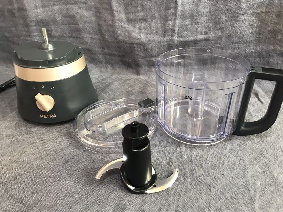 Компактен кухненски робот Petra