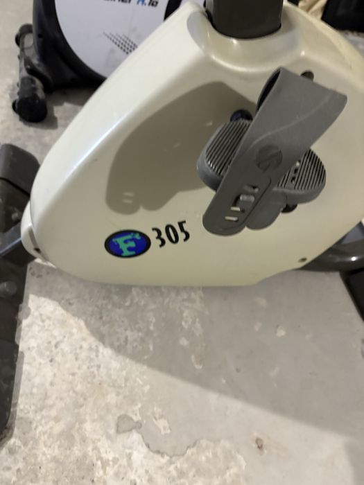 Велоаргометър  2 броя запазени