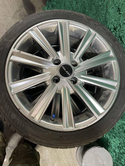 Диски с резиной камрики 16