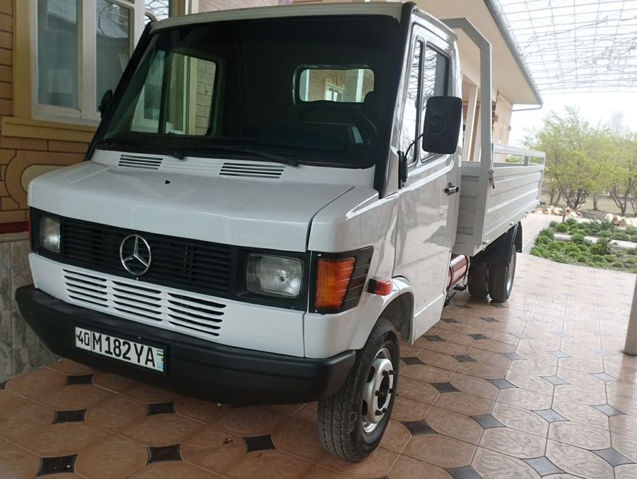 Mersedes 410D gruzavoy