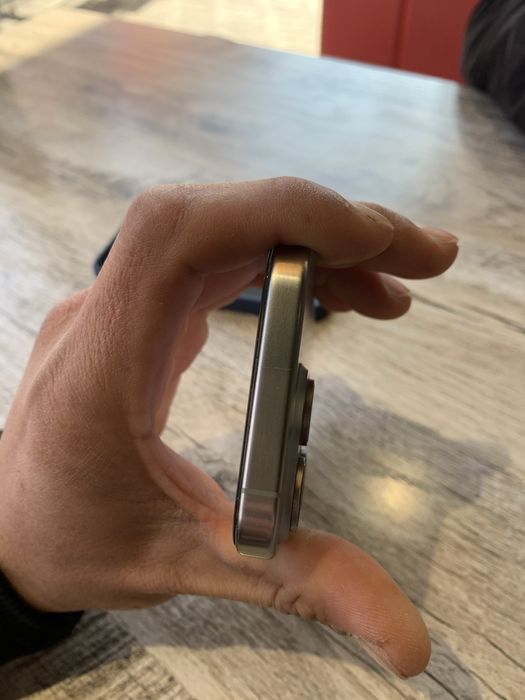 iphone 15 pro 256gb bitari 780dollir real oldon odom ursin