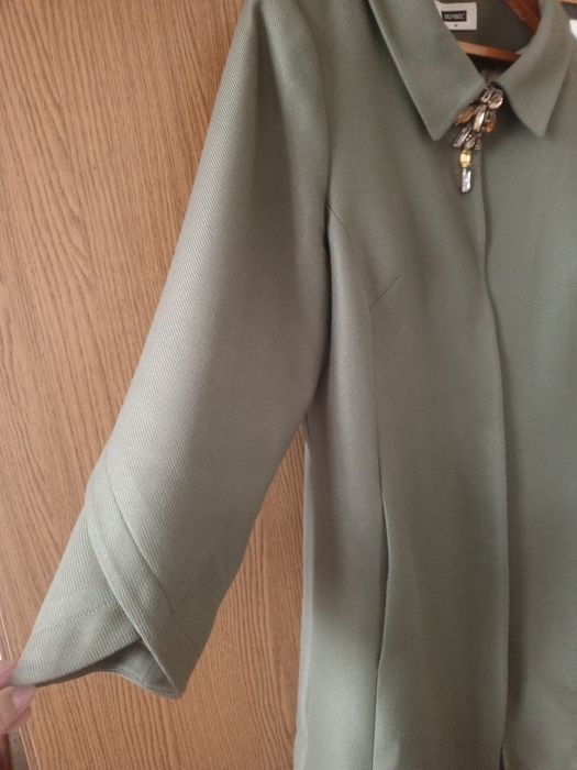 Продаётся пальто женское