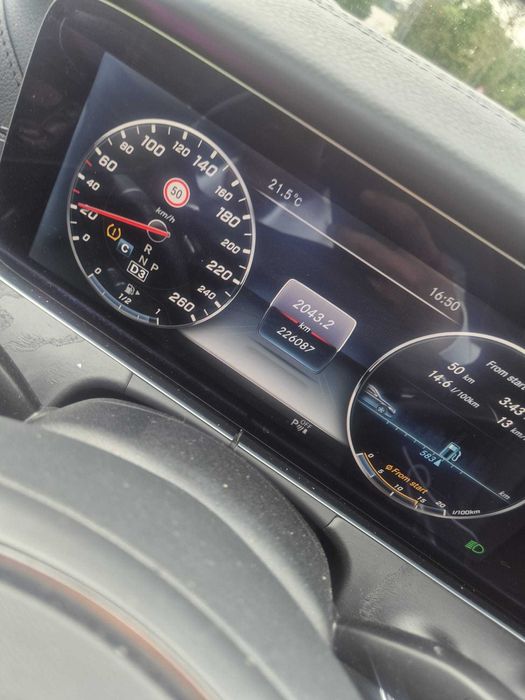 Mercedes-Benz E200 4MATIC | 2017 | Eleganta, confort