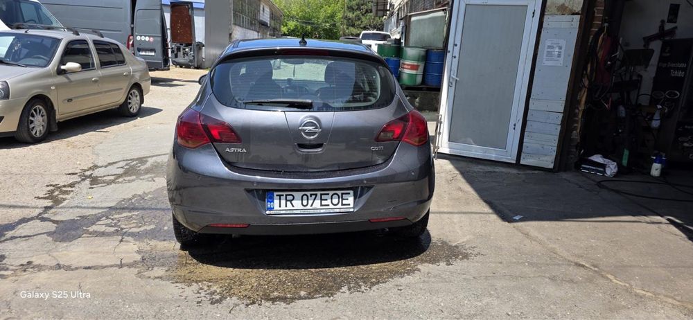 OPEL Astra 2010 — imagine 18