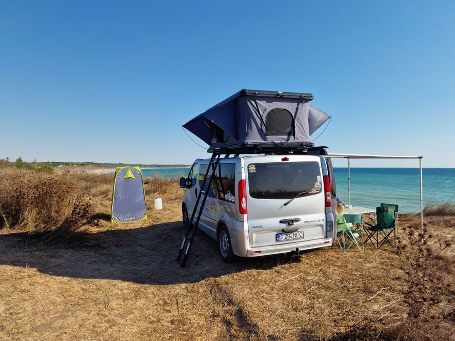 Vând Opel Vivaro Passenger 8 Locuri Camper – 2 mașini într-una singură: Daily Driver / Camper