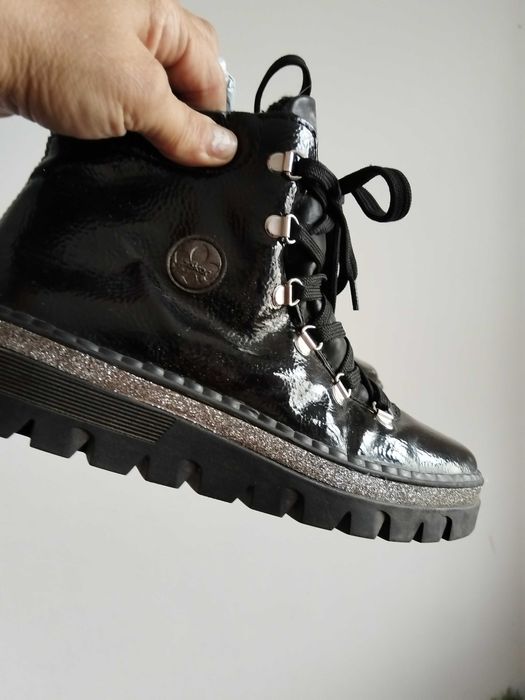 Încălțăminte de damă aproape noi