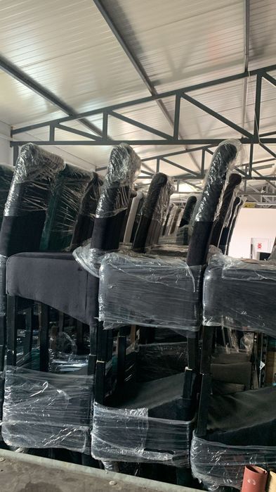 Vand Mese si Scaune de la 2000 lei