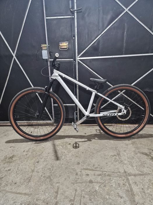 Vand bicicleta dirt jumper
