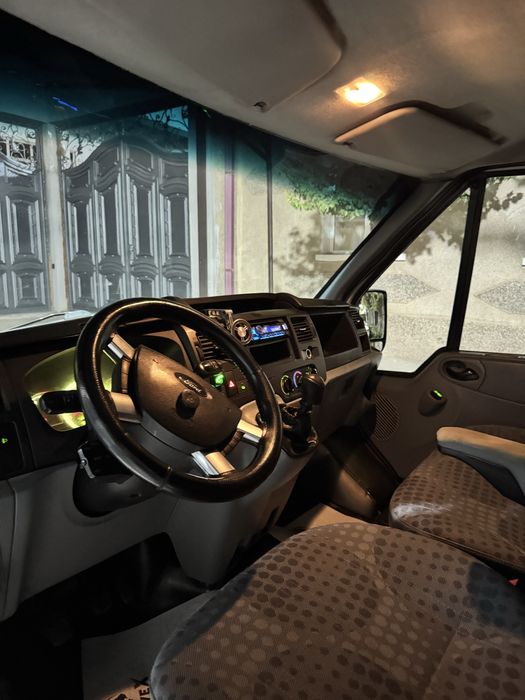 Ford transit sotiladi