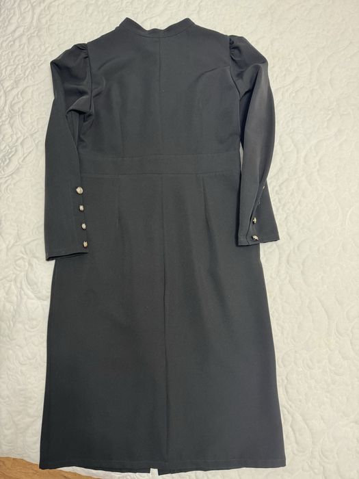 Продам платье с пуговицами