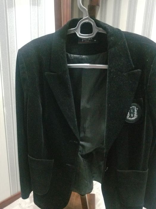 Пиджак бархатный женск