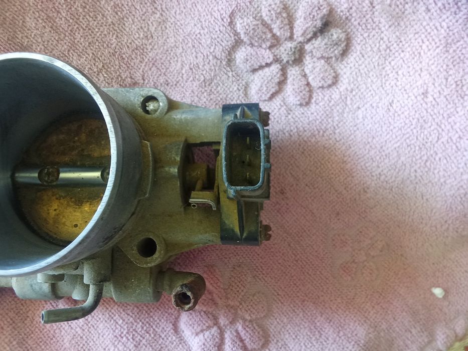 Дросельная заслонка sr 20
