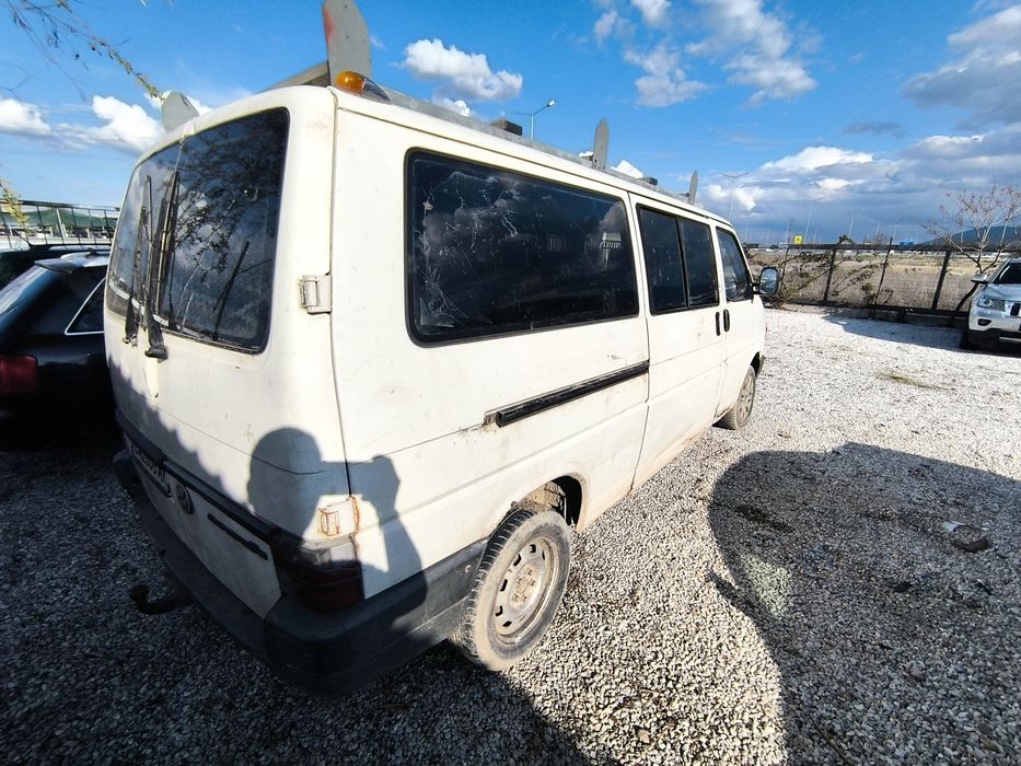 VW Caravelle T4 2.4 78к.с. НА ЧАСТИ