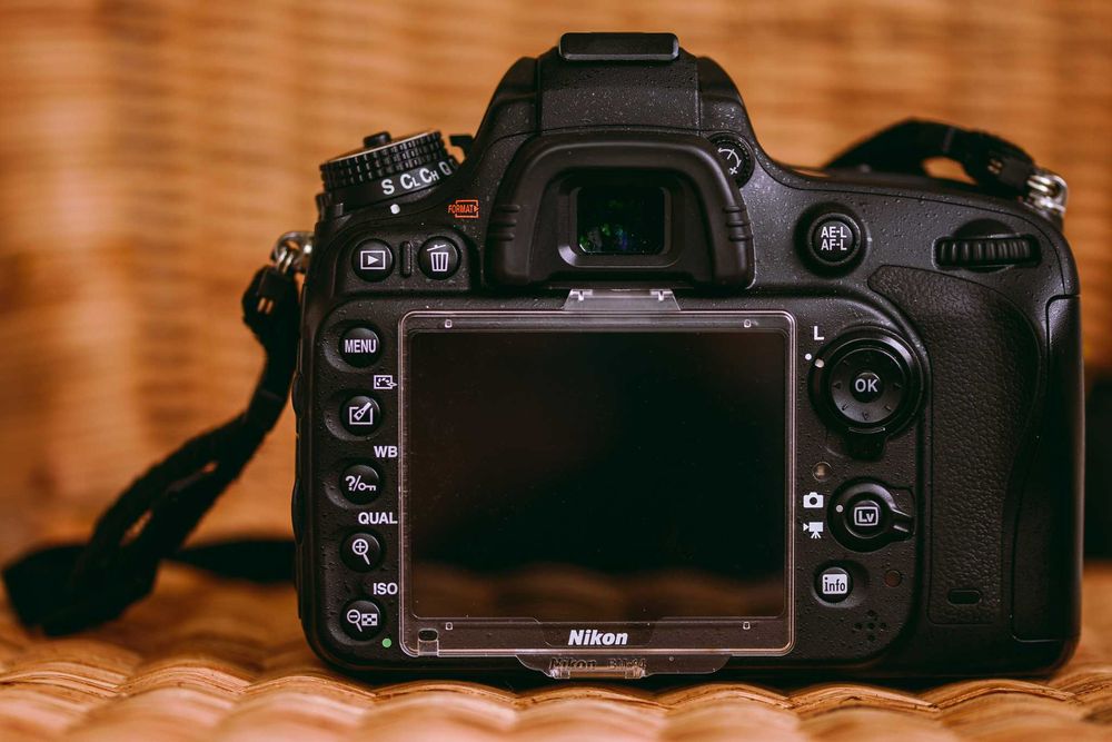 Nikon D610 Aparat Foto DSLR 24.3MP+2SD 32/16GB si telecomanda IR NIKON