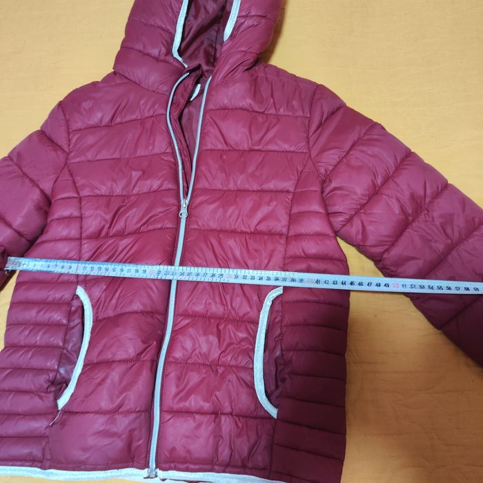 Детско пролетно - есенно яке , размер 164. Дължина около 56 см, широко