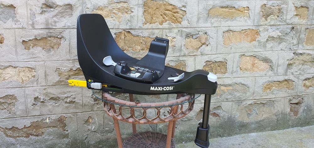 Maxi Cosi Coral 360 + база Family Fix 360