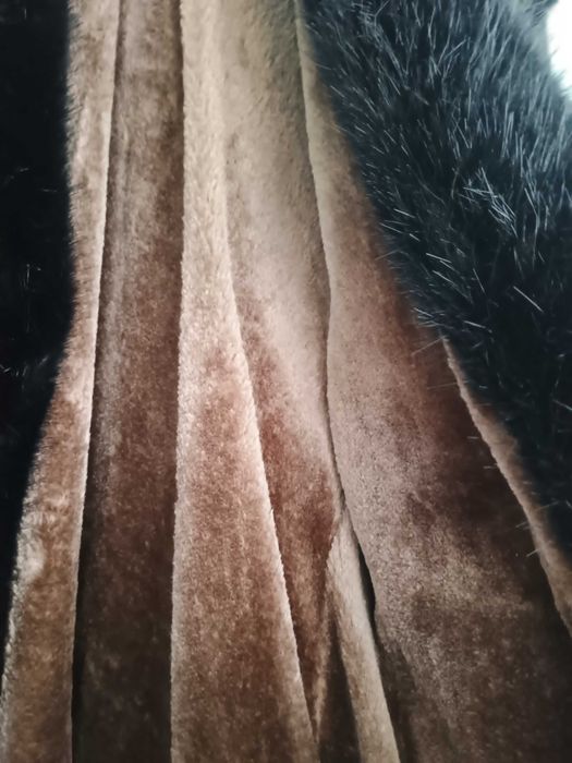 Продавам зимно яке чисто ново