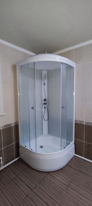 Сборка душевых кабин