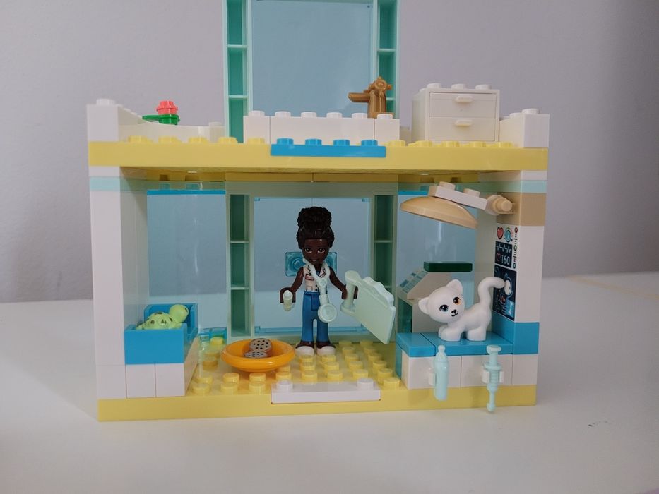 LEGO Friends - Clinica animalutelor 41695, 111 piese