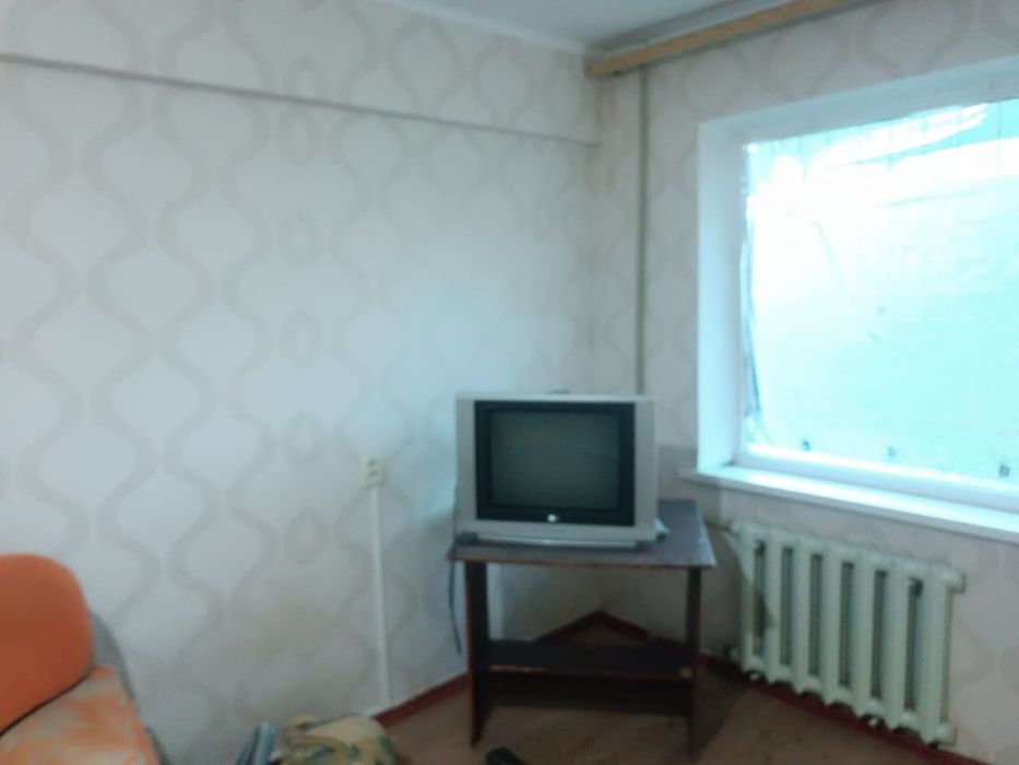 Диван тахта и телевизор